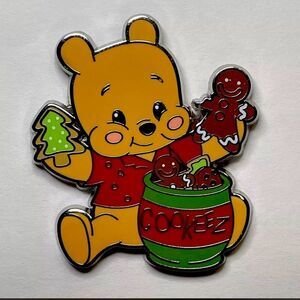 DISNEY CHRISTMAS 2021 HOLIDAY CUTIES MYSTERY PIN WINNIE THE POOH - NEW Pooh pin